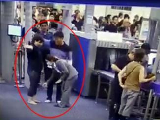Wanita Korea Tampar Pekerja Keselamatan